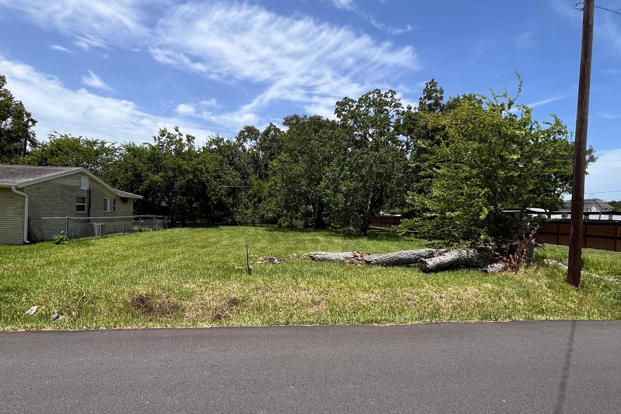 402 Bay Oaks Drive