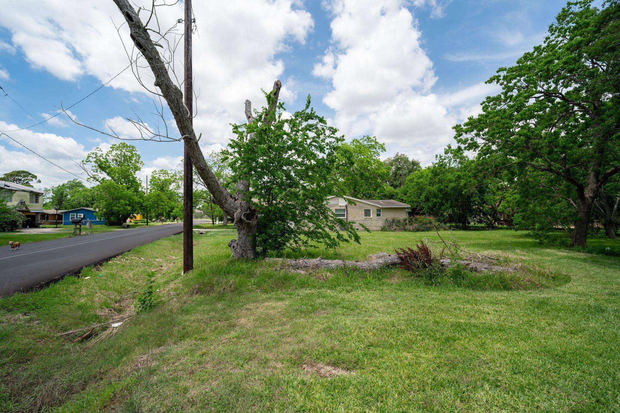 402 Bay Oaks Drive