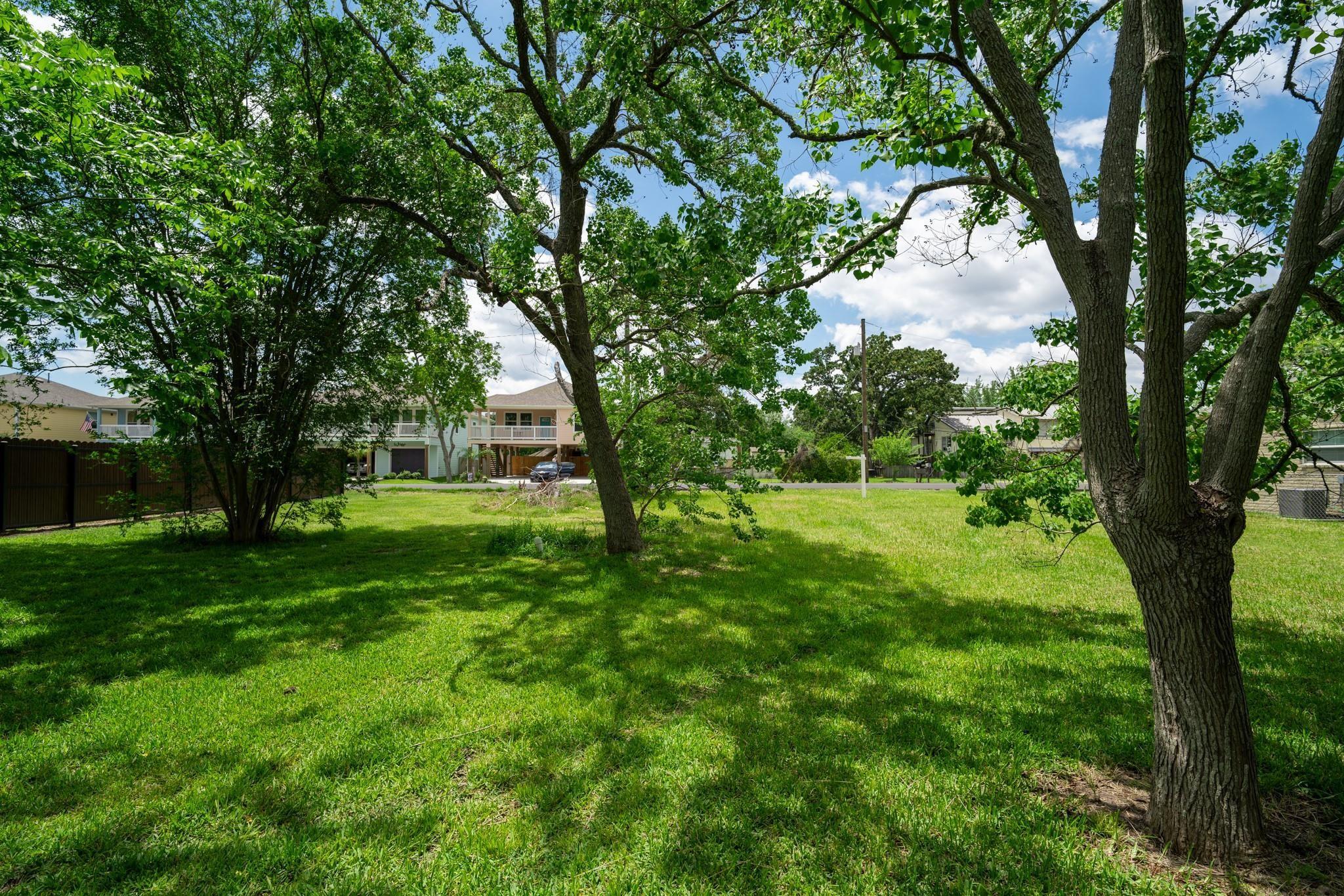 402 Bay Oaks Drive