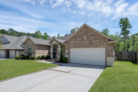 Photo of 2051 Brookmont Drive, Conroe, TX 77301 (MLS # 49368981)