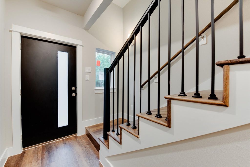 Photo of 1424 W 34th 1/2 Street, Houston, TX 77018 (MLS # 10820005)