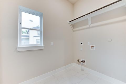 Tiny photo for 1424 W 34th 1/2 Street, Houston, TX 77018 (MLS # 10820005)