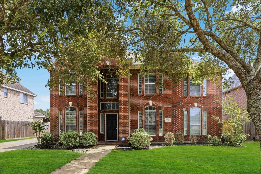 Photo of 3821 Houston Lake Drive, Pearland, TX 77581 (MLS # 11363140)