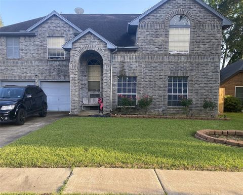 Photo of 16527 Tranquil Drive, Sugar Land, TX 77498 (MLS # 58487610) Photo of 16527 Tranquil Drive, Sugar Land, TX 77498 (MLS # 58487610)