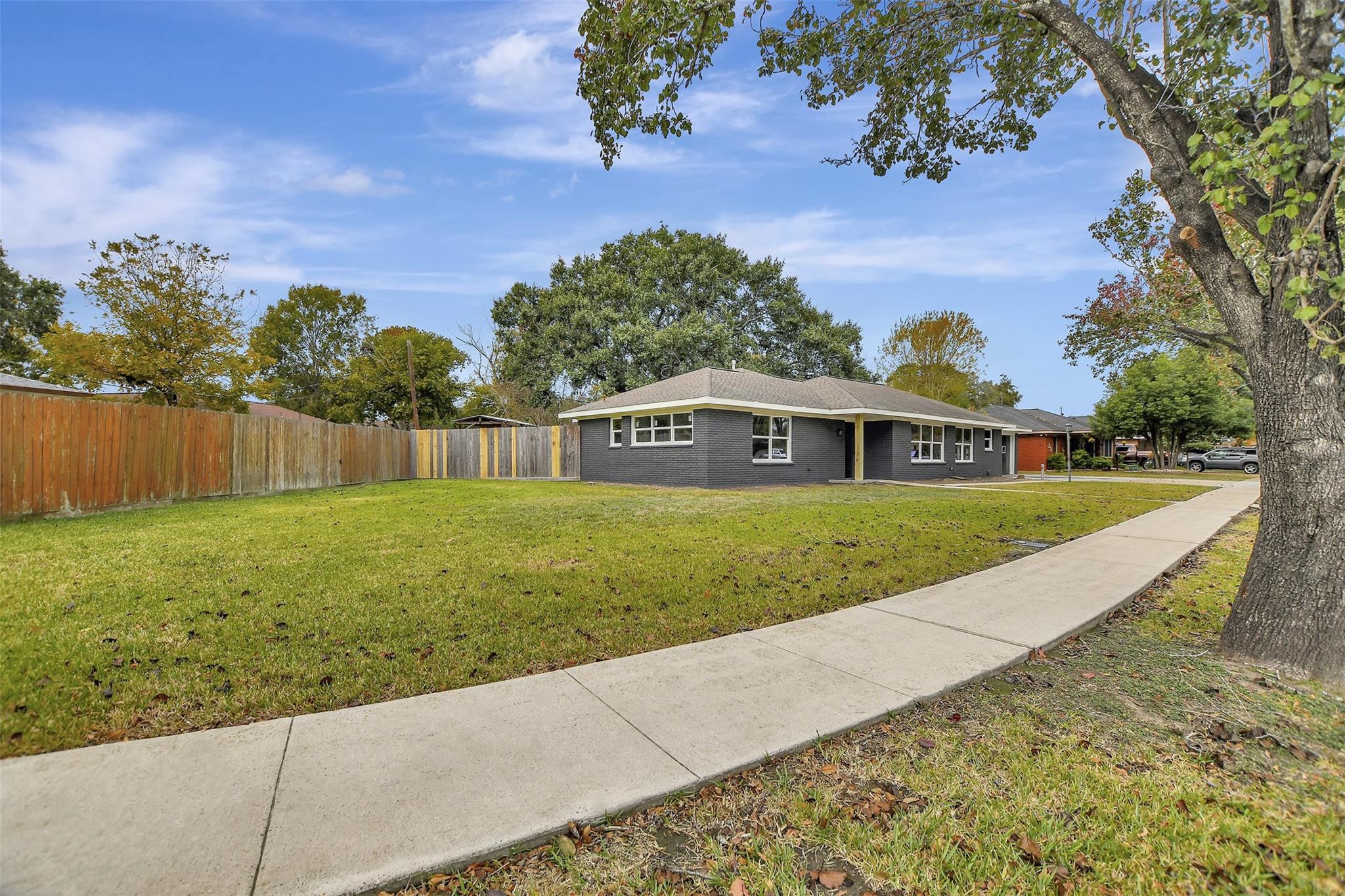 1914 Monroe Drive