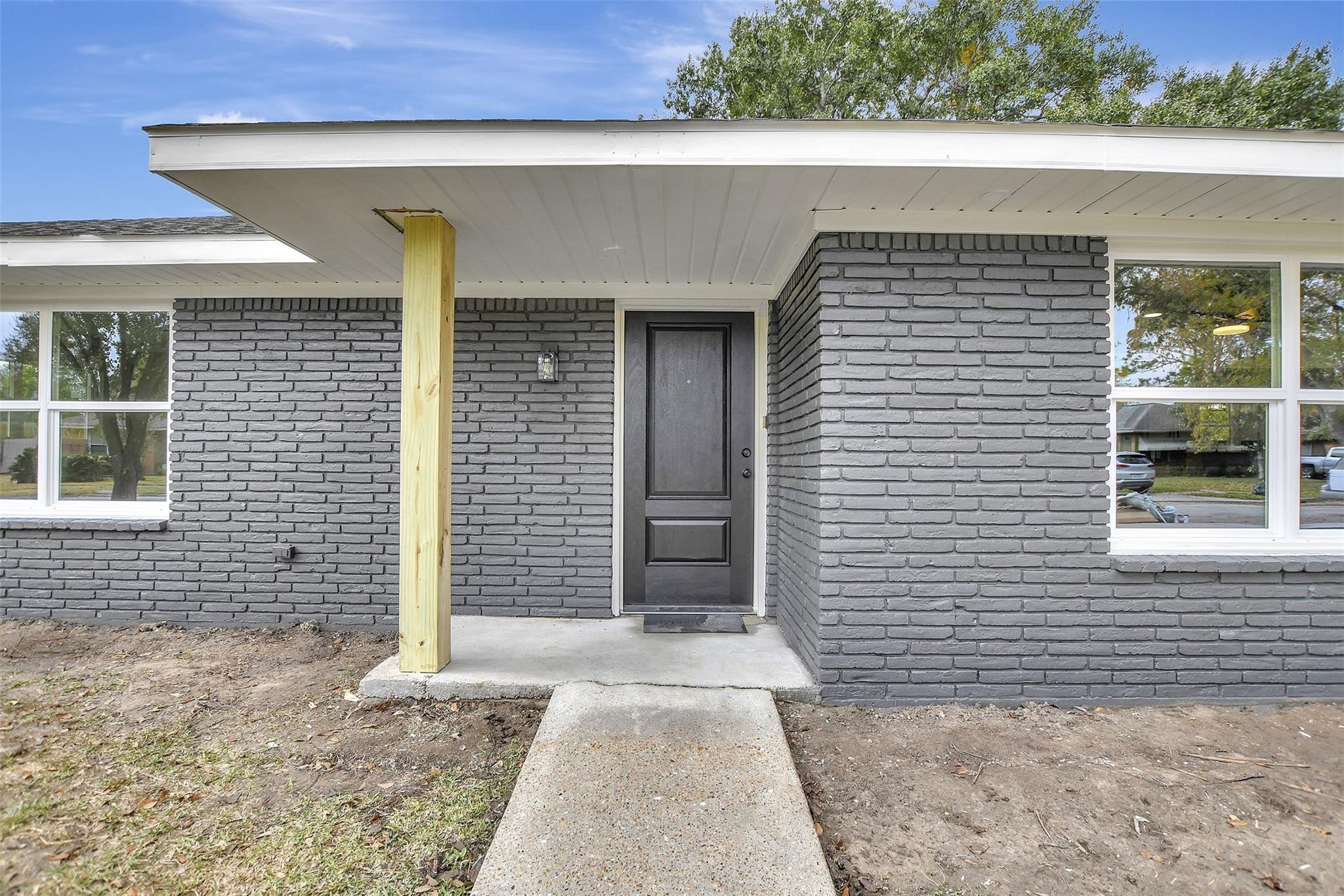 1914 Monroe Drive