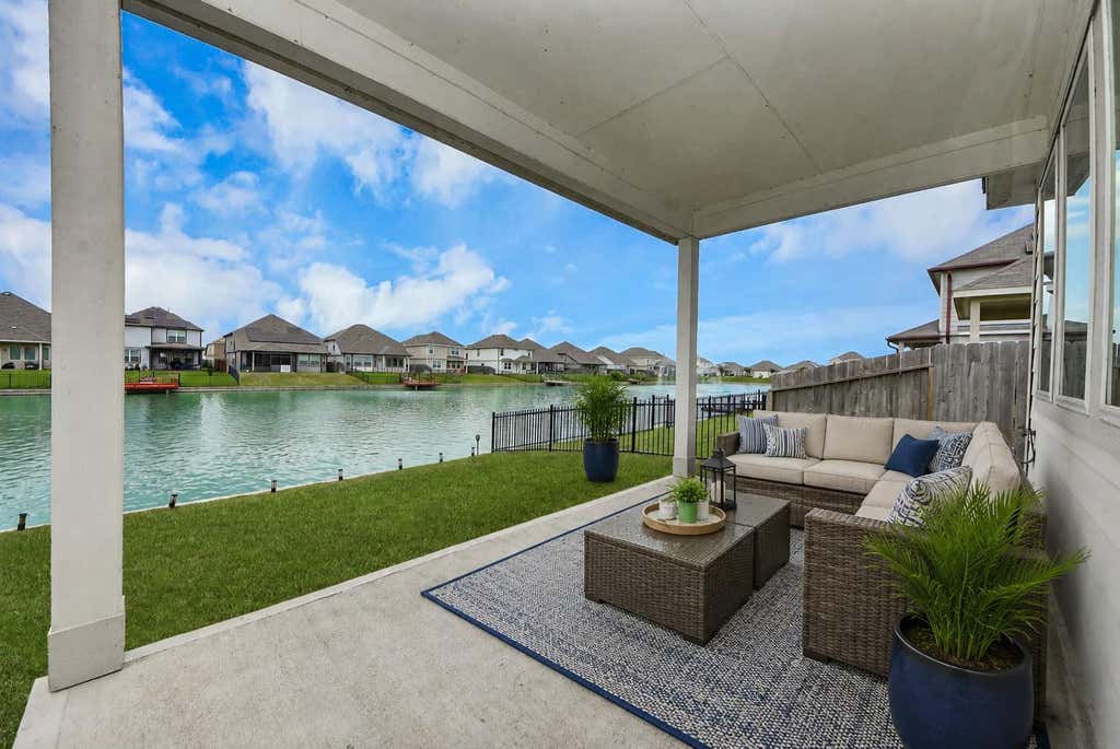 Photo of 24706 Bastiani Canvas Lane, Katy, TX 77493 (MLS # 44857433)