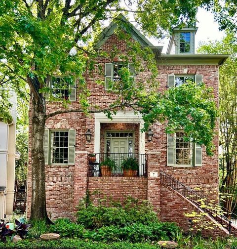 Photo of 7 Hudson Circle, Houston, TX 77024 (MLS # 53190933)