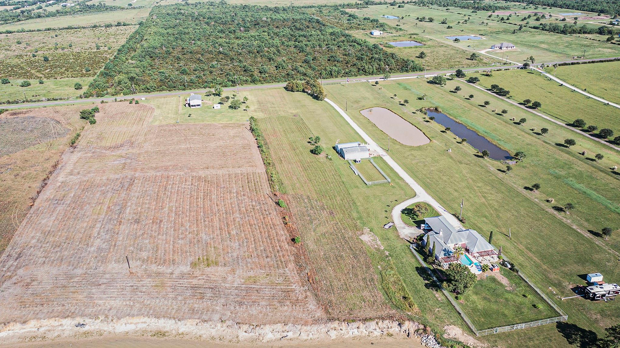 000 W Bayshore Drive