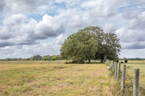 Photo of 1 Harge Road, Burton, TX 77835 (MLS # 70717294)