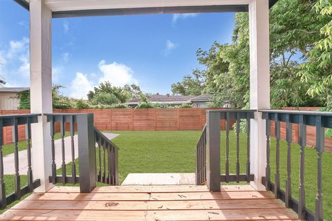 Tiny photo for 2412 Lucas Street, Houston, TX 77026 (MLS # 76027080)