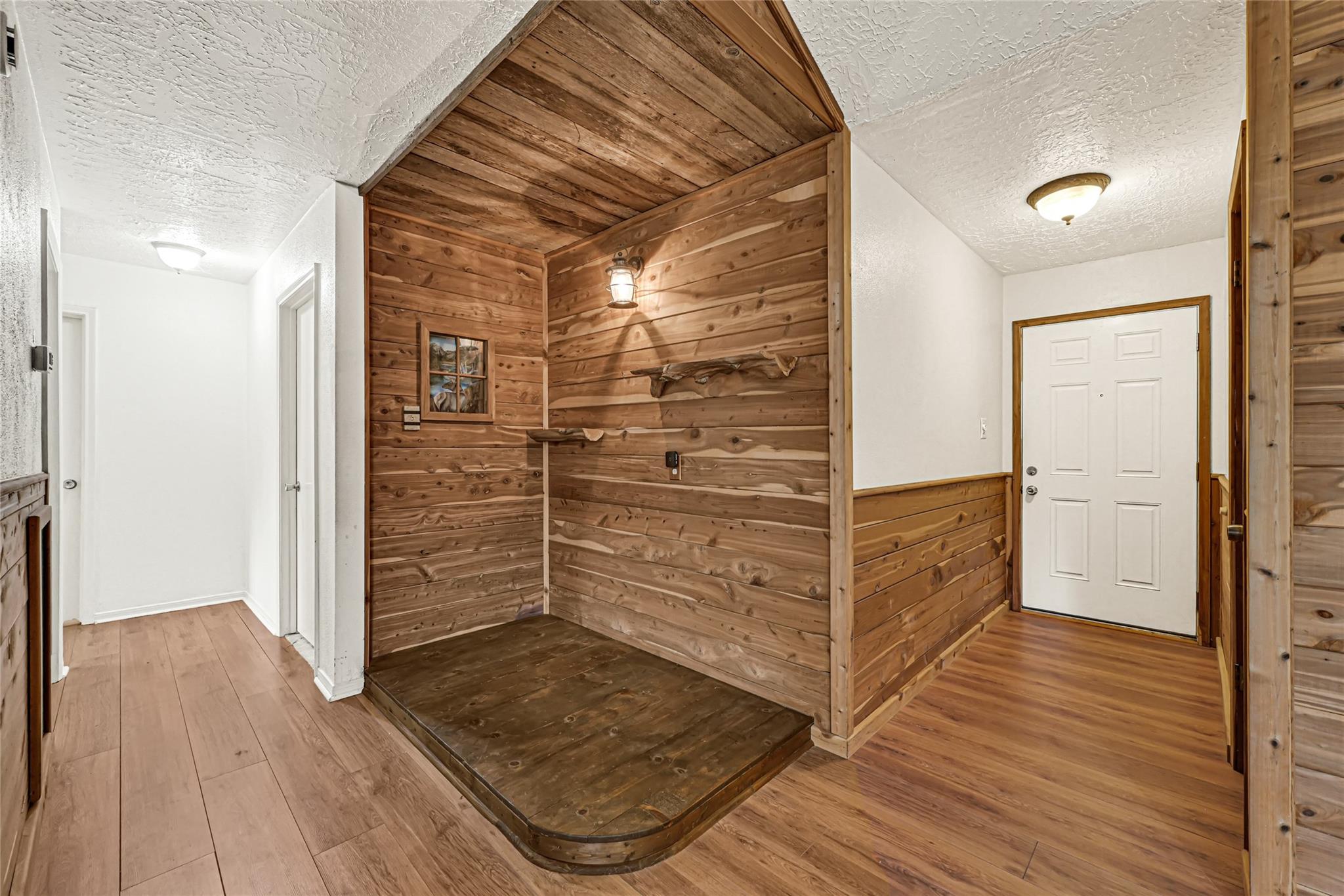 10406 Rocky Hollow Road