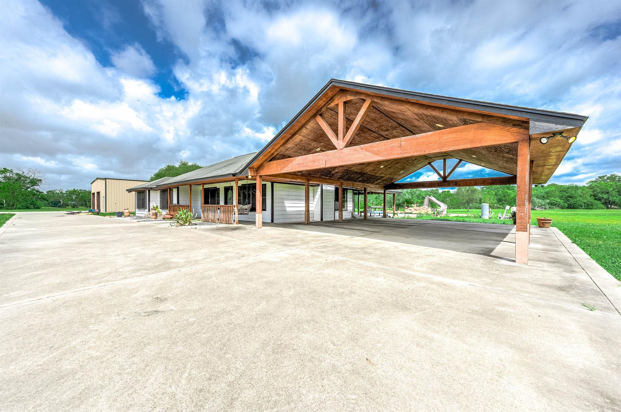 1095 County Road 423