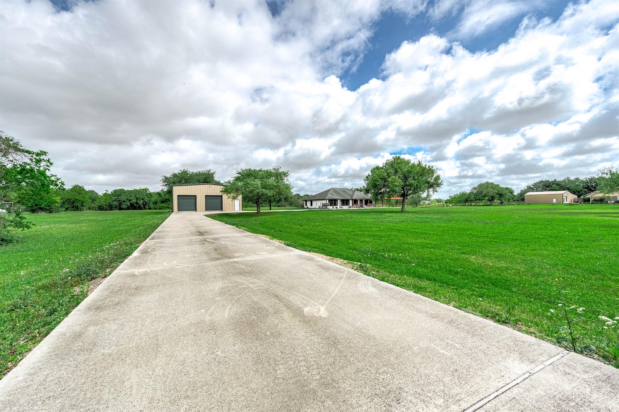 1095 County Road 423