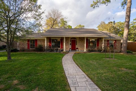 Photo of 12518 Honeywood Trail, Houston, TX 77077 (MLS # 63815079)