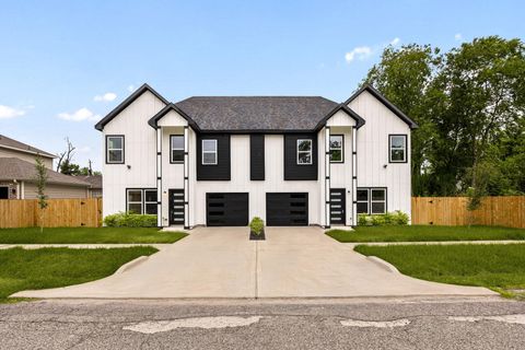 Photo of 5420 Lynnfield Street, Houston, TX 77028 (MLS # 24111332)
