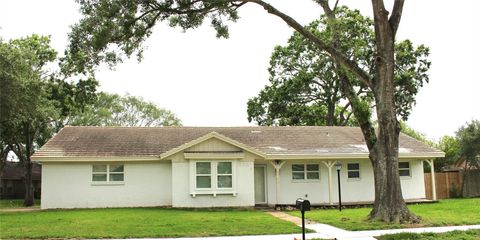 Photo of 1802 Sleepy Creek Way, Pearland, TX 77581 (MLS # 33832891)