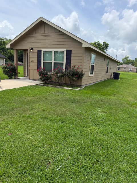 Homes For Sale - 627 W Live Oak Street St<br/> Angleton, TX 77515
