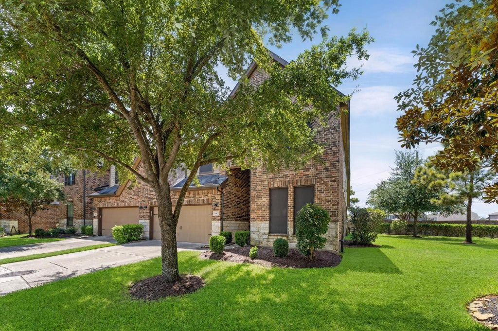 Photo of 17805 Arapaho Hill Lane, Humble, TX 77346 (MLS # 75491187)