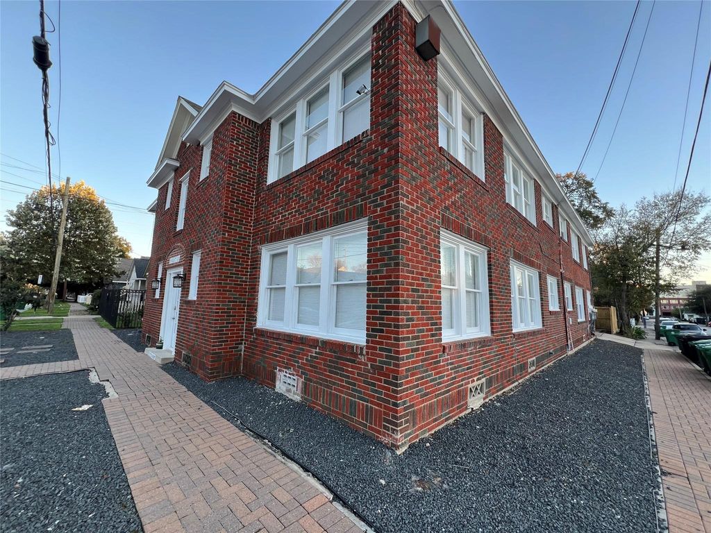 Photo of 2021 Kane Street #8, Houston, TX 77007 (MLS # 52662628)