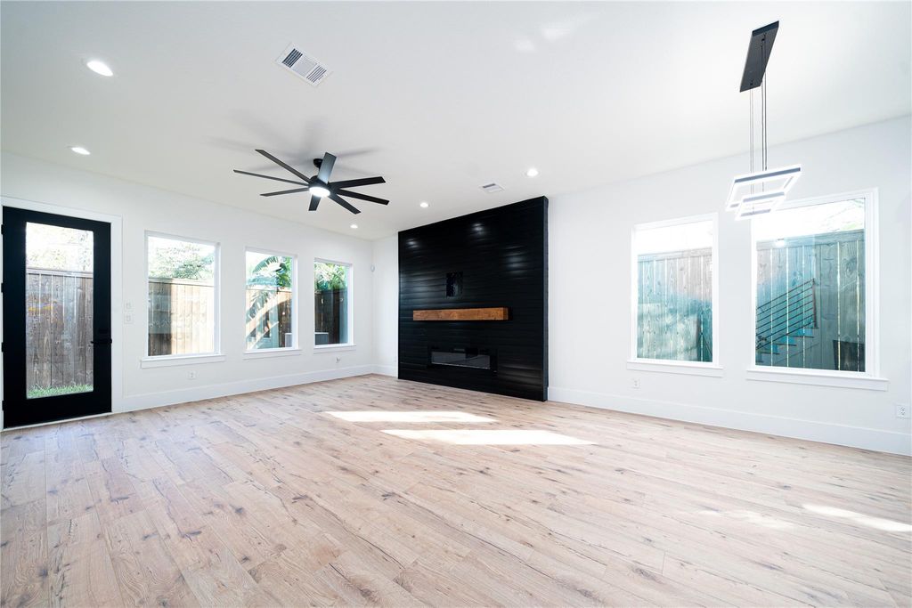 Photo of 2429 Parker Road, Houston, TX 77093 (MLS # 3606537)