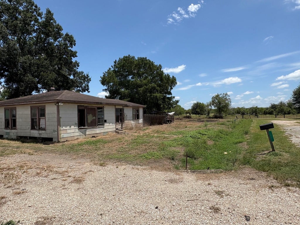 Photo of 18615 Selig Lane, Guy, TX 77444 (MLS # 10806792)