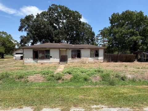 Photo of 18615 Selig Lane, Guy, TX 77444 (MLS # 10806792)