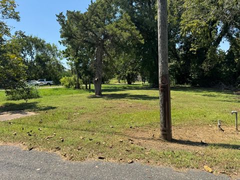 Vacant Land For Sale - 605 N Outlar Street<br/> Wharton, TX 77488