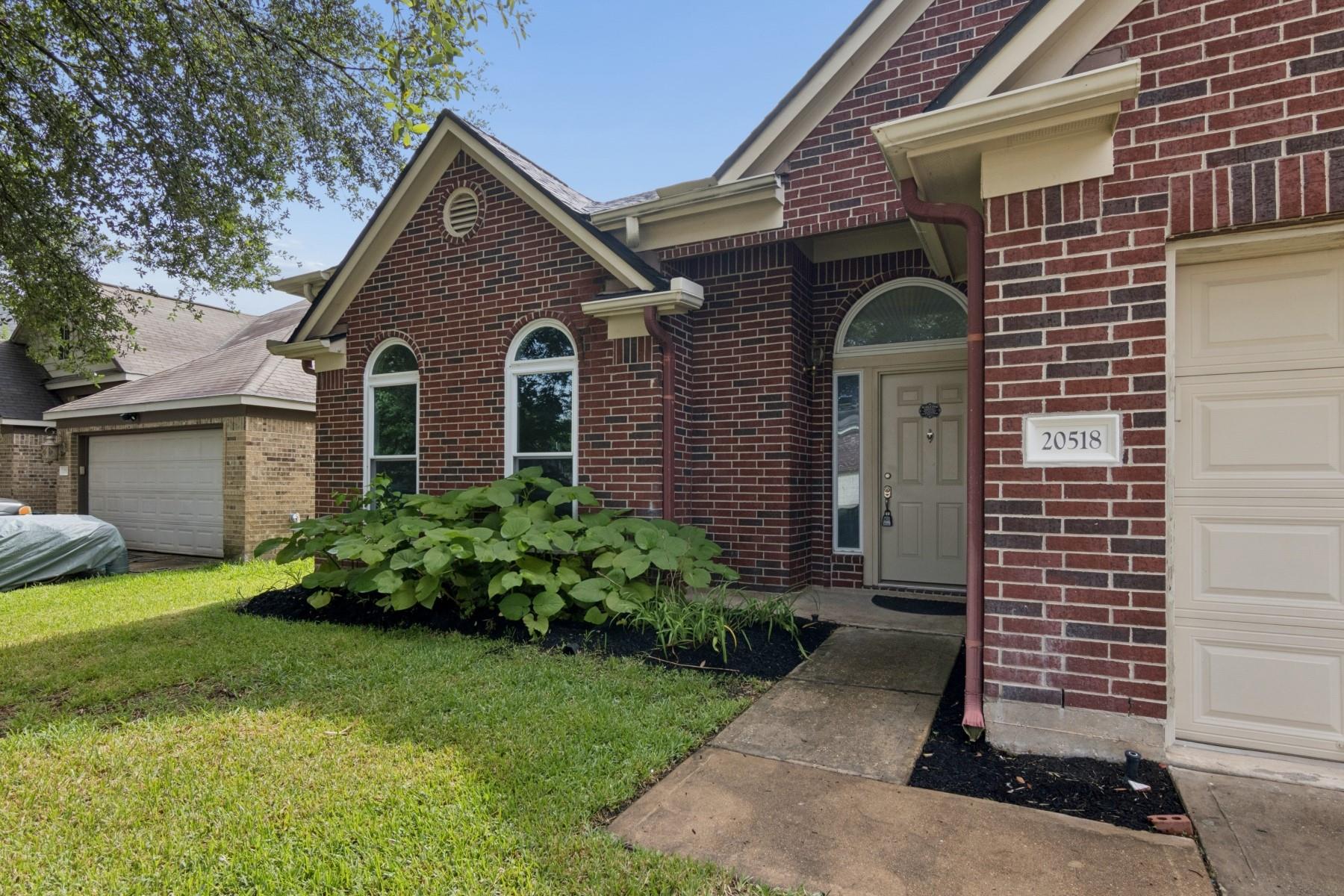 20518 Jasmine Leaf Trail
