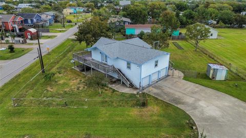 Photo of 1045 12th Street, Dickinson, TX 77539 (MLS # 13471368)