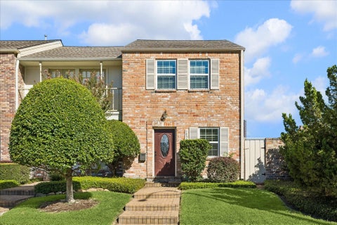 Photo of 1451 Fountain View Drive #6, Houston, TX 77057 (MLS # 12411008)