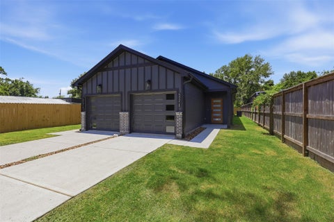 Photo of 5921 Mountwood Street #B, Houston, TX 77091 (MLS # 19668533)
