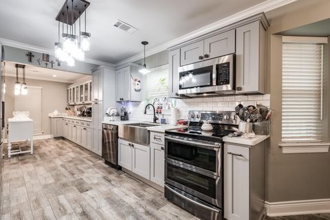 Tiny photo for 3600 Autumn Lane, Baytown, TX 77521 (MLS # 88592432)