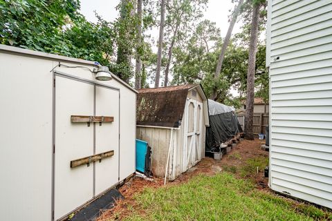 Tiny photo for 3600 Autumn Lane, Baytown, TX 77521 (MLS # 88592432)