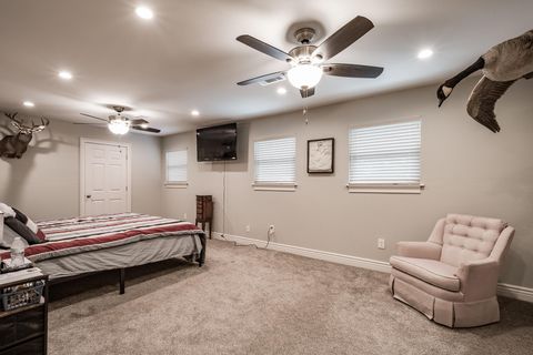 Tiny photo for 3600 Autumn Lane, Baytown, TX 77521 (MLS # 88592432)