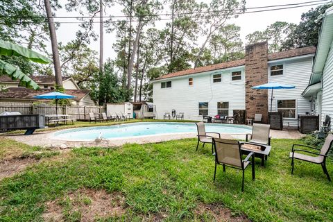 Tiny photo for 3600 Autumn Lane, Baytown, TX 77521 (MLS # 88592432)