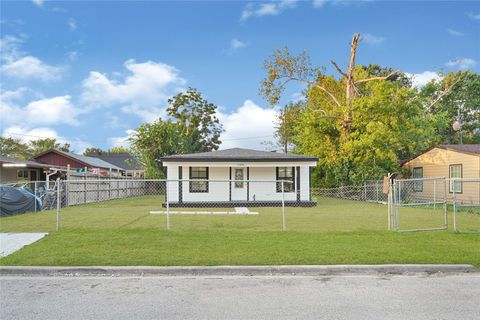 Photo of 1426 17th Street, Galena Park, TX 77547 (MLS # 92053724)