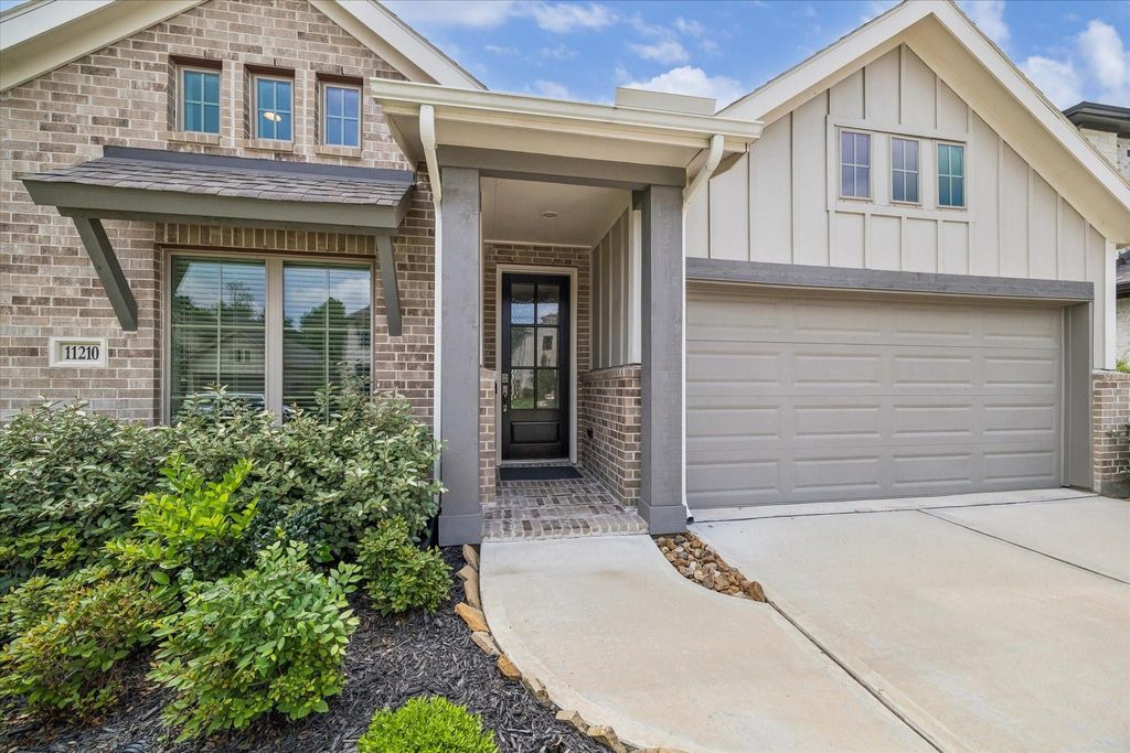Photo of 11210 Burgus Farm Road, Humble, TX 77346 (MLS # 32447558)