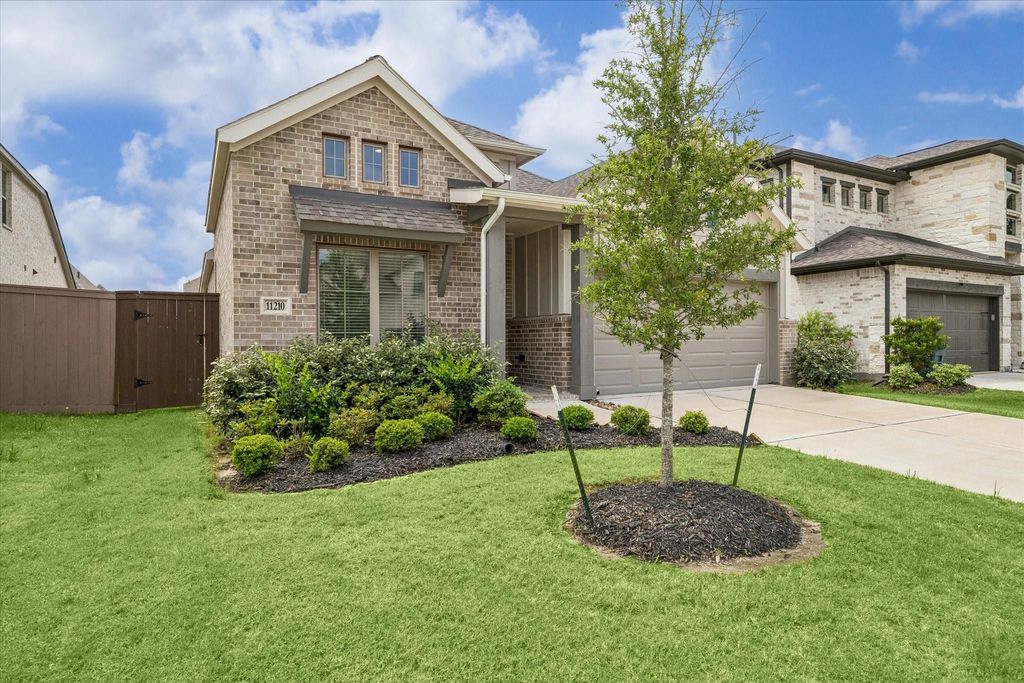 Photo of 11210 Burgus Farm Road, Humble, TX 77346 (MLS # 32447558)