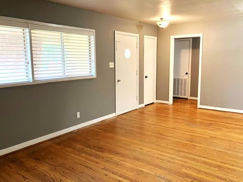 Photo of 118 Poinsetta Street, Lake Jackson, TX 77566 (MLS # 55632111)