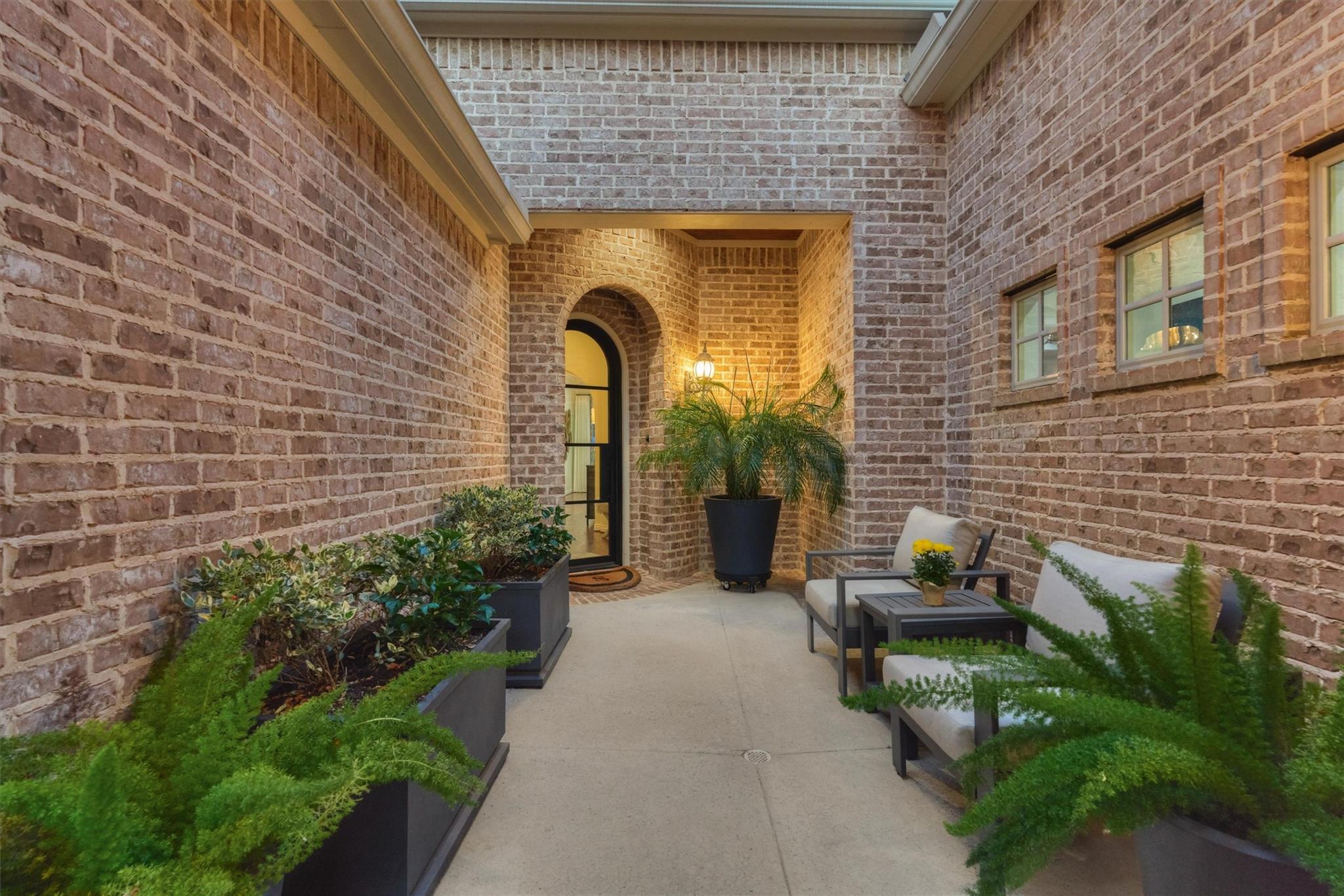 82 Wood Manor Place