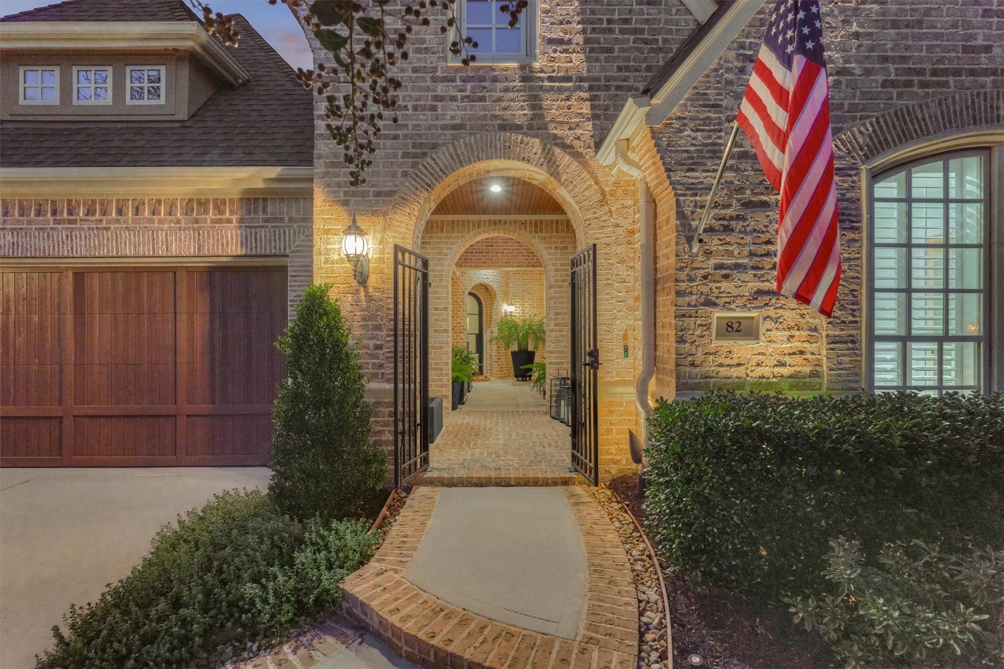 82 Wood Manor Place