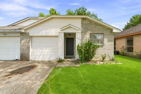 Homes For Rent - 11014 Misty Summit Drive<br/> Houston, TX 77086