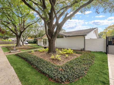 Tiny photo for 5603 Grape Street, Houston, TX 77096 (MLS # 27798819)