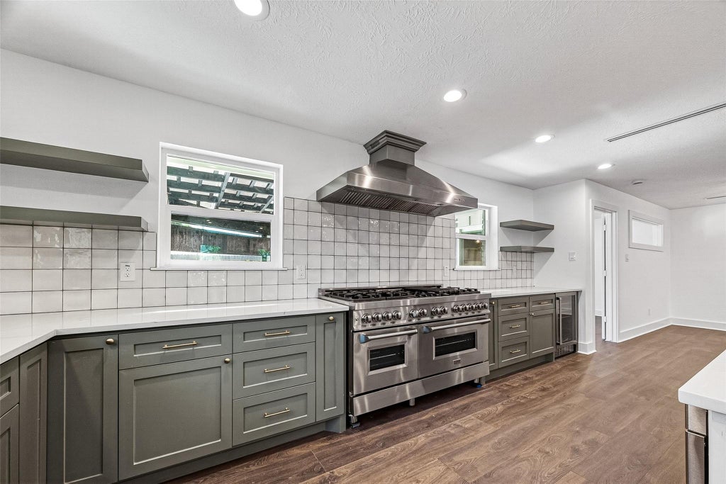 Photo of 1338 Seaspray Court, Houston, TX 77008 (MLS # 26755977)