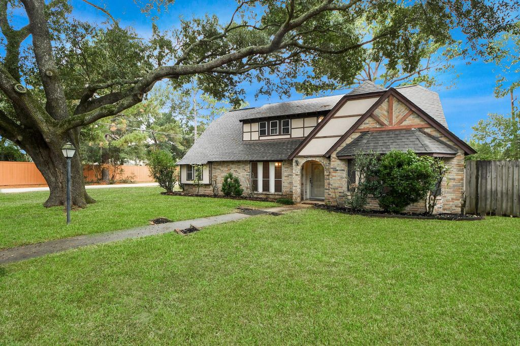 Photo of 13903 Charlynn Oaks Drive, Houston, TX 77070 (MLS # 39953873)