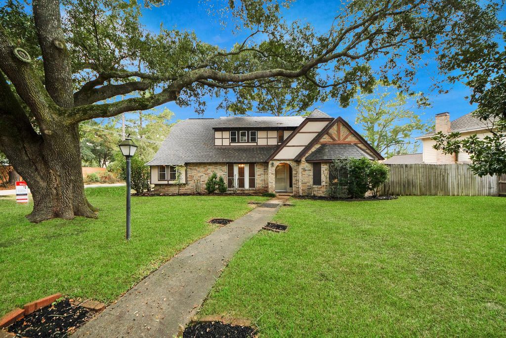 Photo of 13903 Charlynn Oaks Drive, Houston, TX 77070 (MLS # 39953873)