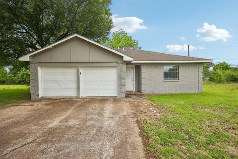 Photo of 306 S Holmes Street, La Porte, TX 77571 (MLS # 82890282)