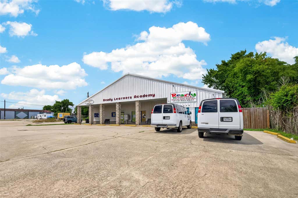 Photo of 4720 Yellowstone Boulevard, Houston, TX 77021 (MLS # 72706071)