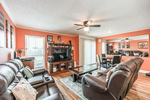 Photo of 3919 Fairmont Parkway Pkwy #184, Pasadena, TX 77504 (MLS # 7038420)